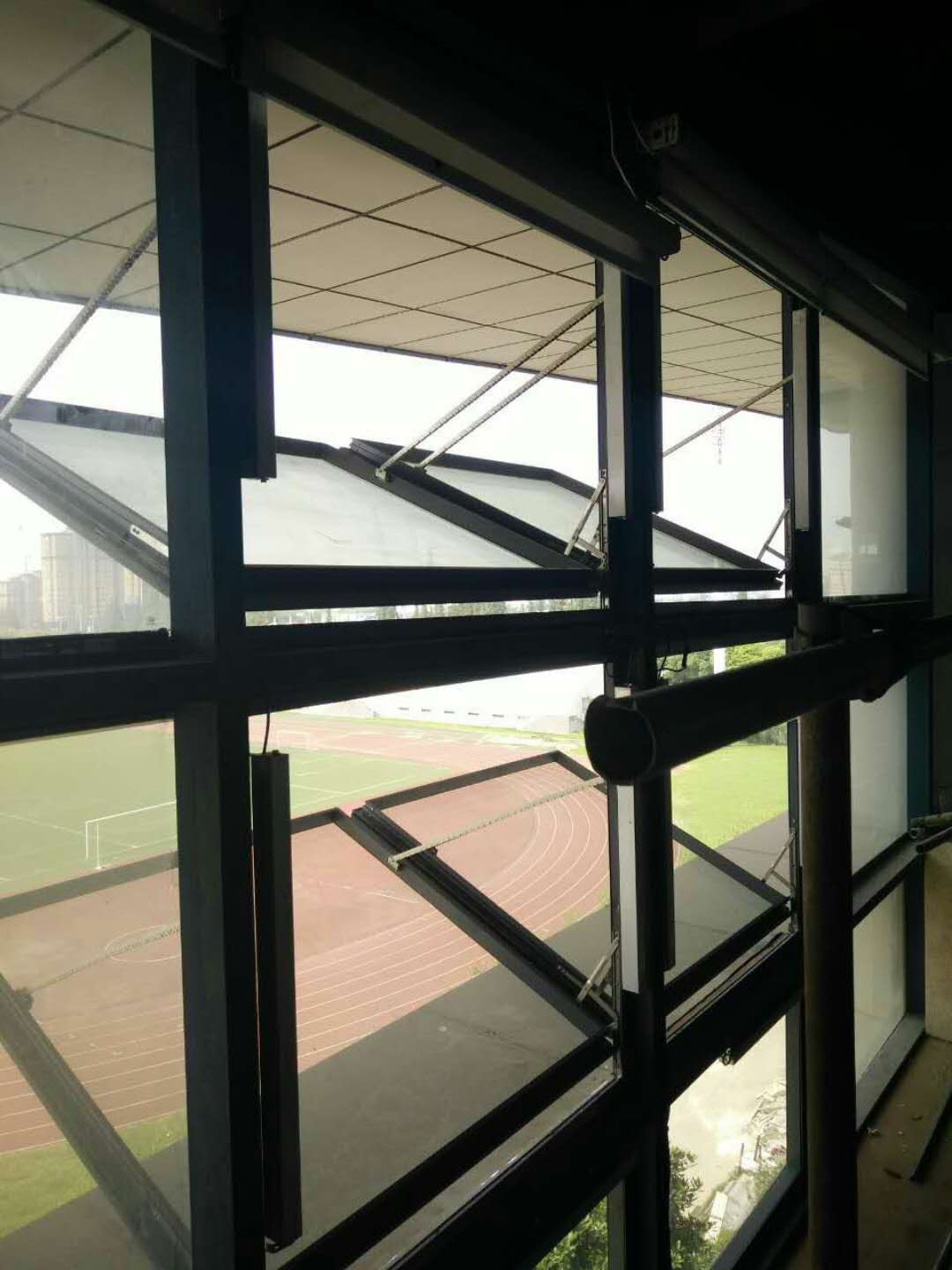 溧阳中学电动下悬窗